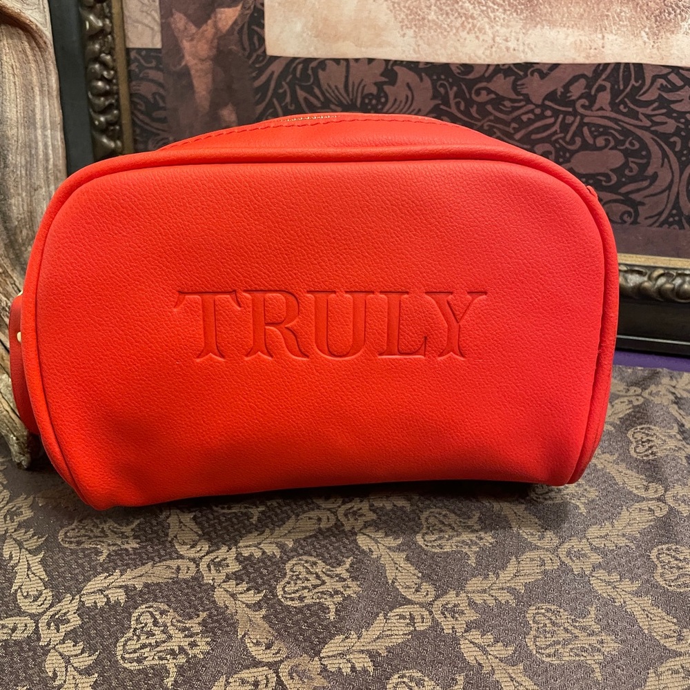 TRULY Red Vanity Case